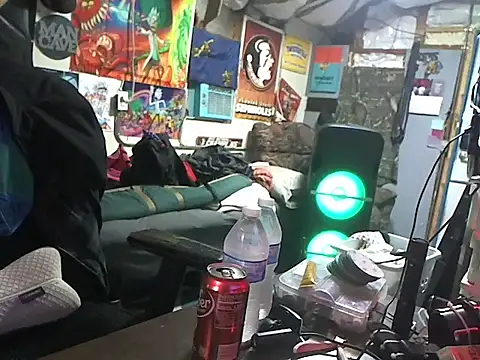 Snapshot of CloudDadddyyy420 chatting on 12/29/24, 06:38 CloudDadddyyy420 online show from 12/29/24, 06:38