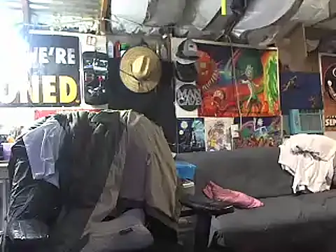 Snapshot of CloudDadddyyy420 chatting on 01/03/25, 03:33 CloudDadddyyy420 online show from 01/03/25, 03:33