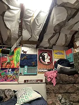 Snapshot of CloudDadddyyy420 chatting on 01/04/25, 09:52 CloudDadddyyy420 online show from 01/04/25, 09:52