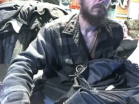 Snapshot of CloudDadddyyy420 chatting on 01/07/25, 07:10 CloudDadddyyy420 online show from 01/07/25, 07:10