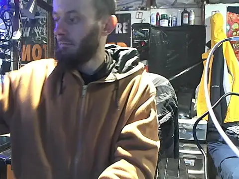 Snapshot of CloudDadddyyy420 chatting on 01/16/25, 07:07 CloudDadddyyy420 online show from 01/16/25, 07:07