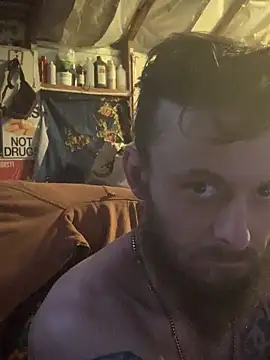 Snapshot of CloudDadddyyy420 chatting on 01/28/25, 11:28 CloudDadddyyy420 online show from 01/28/25, 11:28