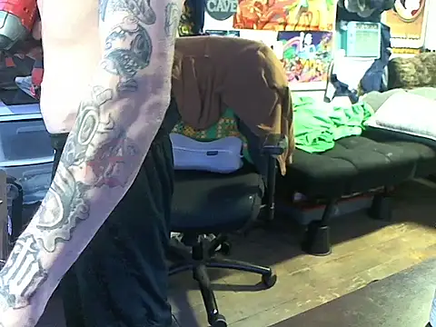 Snapshot of CloudDadddyyy420 chatting on 01/31/25, 02:49 CloudDadddyyy420 online show from 01/31/25, 02:49