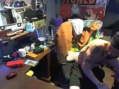 Snapshot of CloudDadddyyy420 chatting on 02/02/25, 11:21 CloudDadddyyy420 online show from 02/02/25, 11:21