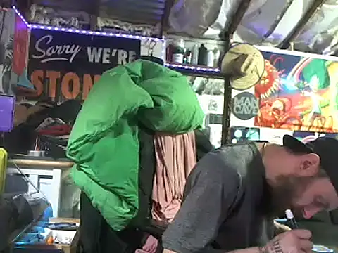 Snapshot of CloudDadddyyy420 chatting on 02/09/25, 05:43 CloudDadddyyy420 online show from 02/09/25, 05:43