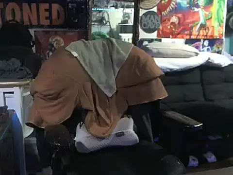 Snapshot of CloudDadddyyy420 chatting on 02/12/25, 01:09 CloudDadddyyy420 online show from 02/12/25, 01:09