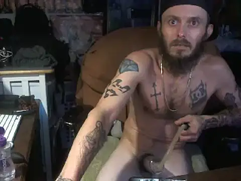 Snapshot of CloudDadddyyy420 chatting on 02/12/25, 10:35 CloudDadddyyy420 online show from 02/12/25, 10:35