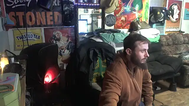 Snapshot of CloudDadddyyy420 chatting on 02/18/25, 01:44 CloudDadddyyy420 online show from 02/18/25, 01:44