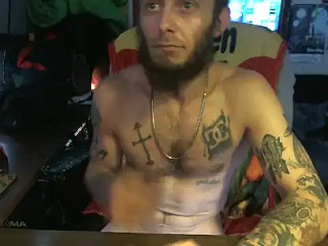 Snapshot of CloudDadddyyy420 chatting on 03/16/25, 09:47 CloudDadddyyy420 online show from 03/16/25, 09:47