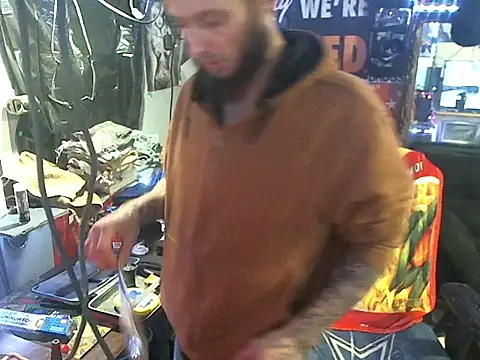 Snapshot of CloudDadddyyy420 chatting on 03/21/25, 06:38 CloudDadddyyy420 online show from 03/21/25, 06:38