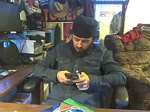 Snapshot of CloudDadddyyy420 chatting on 09/09/25, 07:41 CloudDadddyyy420 online show from 09/09/25, 07:41