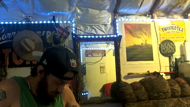 Snapshot of CloudDadddyyy420 chatting on 09/15/25, 12:27 CloudDadddyyy420 online show from 09/15/25, 12:27