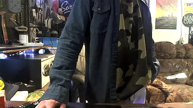 Snapshot of CloudDadddyyy420 chatting on 10/26/25, 06:41 CloudDadddyyy420 online show from 10/26/25, 06:41