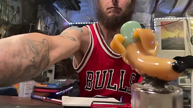 Snapshot of CloudDadddyyy420 chatting on 10/28/25, 03:25 CloudDadddyyy420 online show from 10/28/25, 03:25