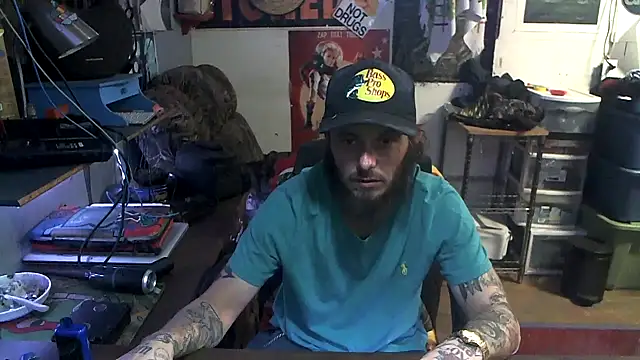 Snapshot of CloudDadddyyy420 chatting on 11/18/25, 04:33 CloudDadddyyy420 online show from 11/18/25, 04:33