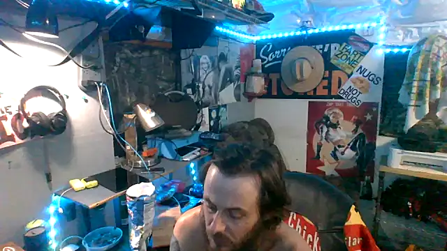 Snapshot of CloudDadddyyy420 chatting on 11/23/25, 03:17 CloudDadddyyy420 online show from 11/23/25, 03:17