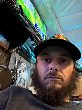 Snapshot of CloudDadddyyy420 chatting on 11/24/25, 04:45 CloudDadddyyy420 online show from 11/24/25, 04:45