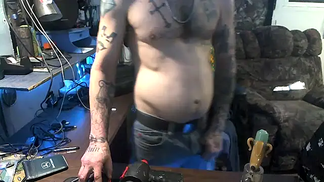 Snapshot of CloudDadddyyy420 chatting on 12/05/25, 01:20 CloudDadddyyy420 online show from 12/05/25, 01:20