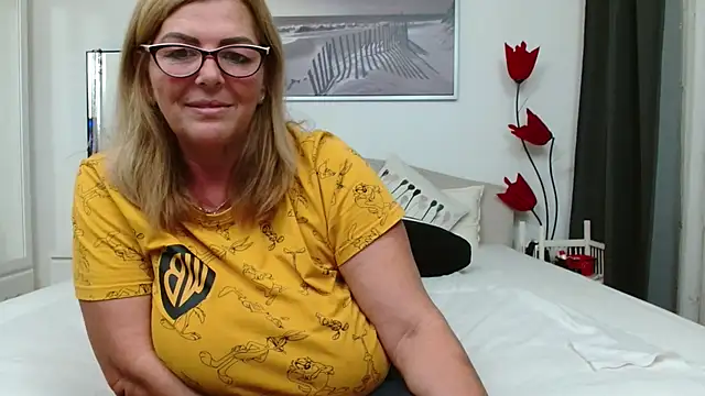 YulliaMilf online show from 10/25/25, 06:46