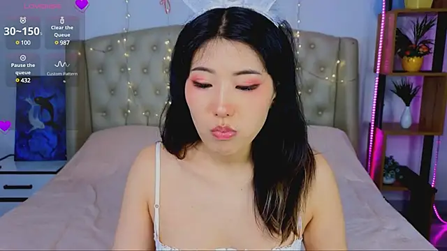 Wendy  Hills online show from 03/02/25, 04:21