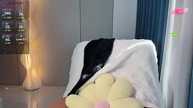 Snapshot of Mandy-- chatting on 11/28/25, 03:20 Mandy-- online show from 11/28/25, 03:20