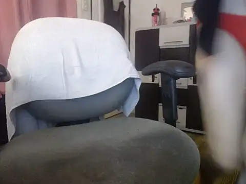 Milkshaker angel online show from 12/04/25, 11:13