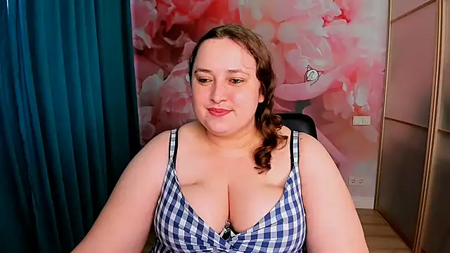 Snapshot of GwenHoward chatting on 03/01/25, 01:18 GwenHoward online show from 03/01/25, 01:18