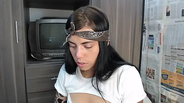 i am nina  online show from 02/26/25, 02:15