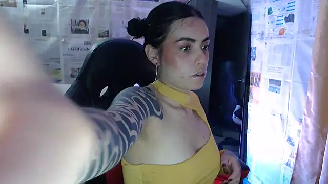 i am nina  online show from 09/15/25, 12:21