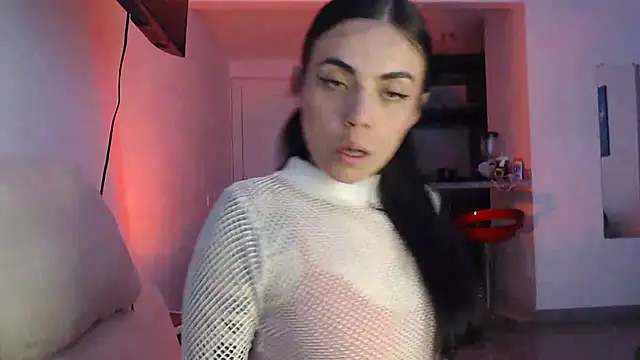 i am nina  online show from 12/18/25, 10:16