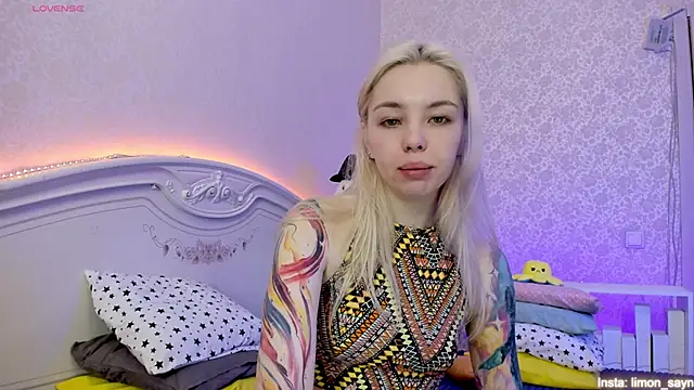 LillyMoure  online show from 01/20/25, 11:54