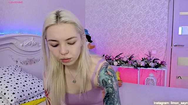 LillyMoure  online show from 03/13/25, 12:27