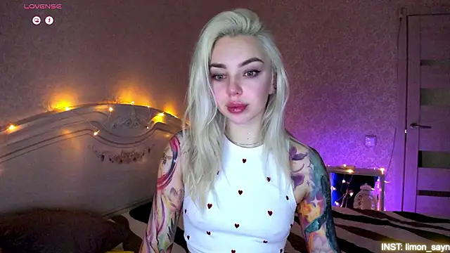 LillyMoure  online show from 02/18/26, 11:01