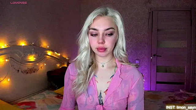 LillyMoure  online show from 04/02/26, 11:02