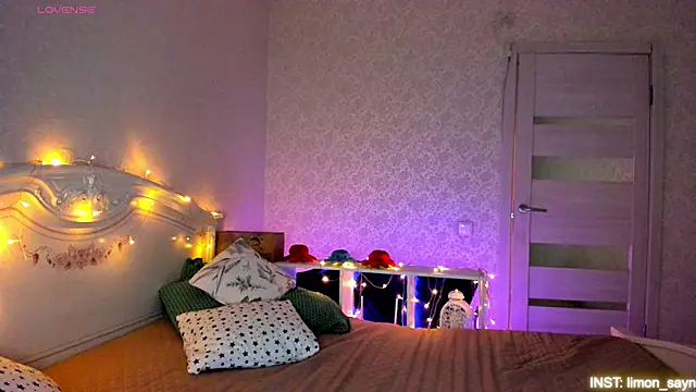 LillyMoure  online show from 04/08/26, 11:48