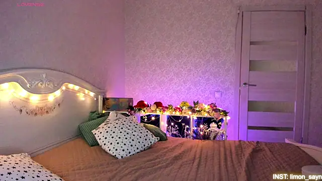 LillyMoure  online show from 04/18/26, 11:16