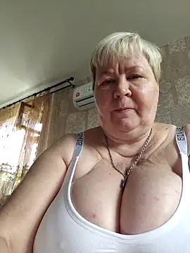 EffectFiona online show from 09/15/25, 02:33