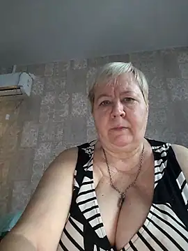 EffectFiona online show from 12/23/25, 04:32