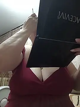 EffectFiona online show from 04/08/26, 10:43