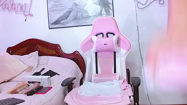 Amelie Rousell online show from 03/13/25, 08:54