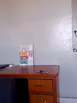 Snapshot of Prettybecs chatting on 12/31/24, 06:48 Prettybecs online show from 12/31/24, 06:48