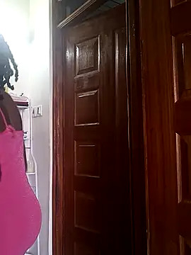 Snapshot of Prettybecs chatting on 03/04/25, 12:12 Prettybecs online show from 03/04/25, 12:12