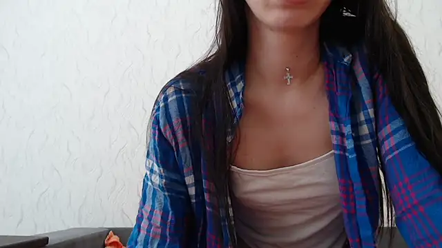 Snapshot of HoneyWiles chatting on 02/19/25, 01:39 HoneyWiles online show from 02/19/25, 01:39