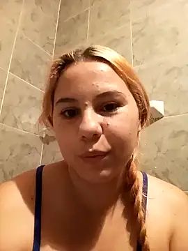 Snapshot of sexy_couple29 chatting on 02/11/25, 10:39 sexy couple29 online show from 02/11/25, 10:39