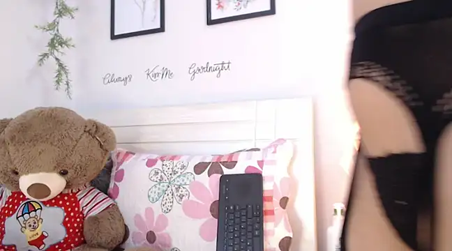 Snapshot of Joliet chatting on 02/27/25, 03:58 Joliet online show from 02/27/25, 03:58