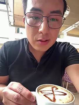 andrewmhilton  online show from 11/05/25, 07:58