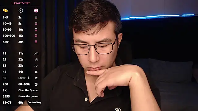 andrewmhilton  online show from 11/23/25, 06:24