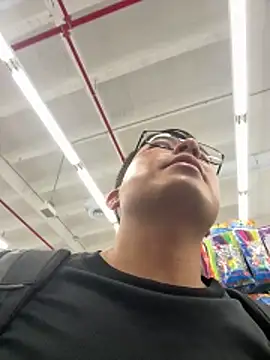 andrewmhilton  online show from 12/17/25, 08:15