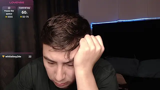 andrewmhilton  online show from 02/04/26, 08:09