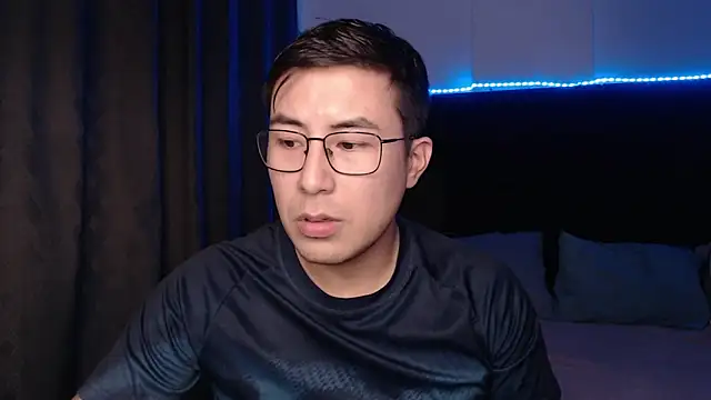 andrewmhilton  online show from 04/04/26, 06:22